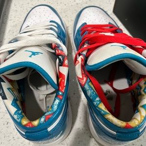 Jordans size 5.5 barely worn still have box